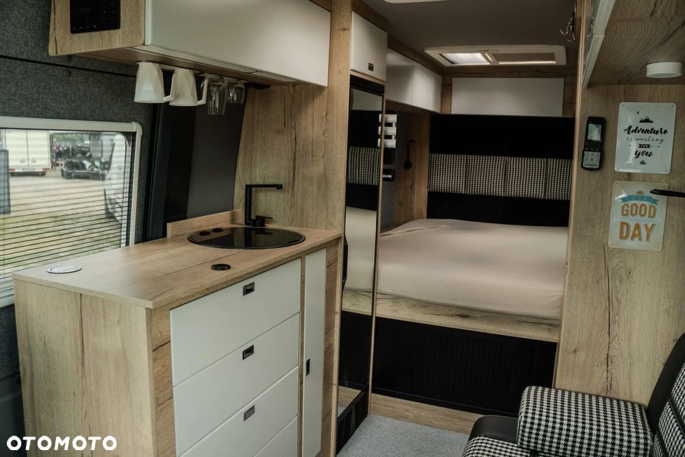 Mercedes-Benz Sprinter - 20