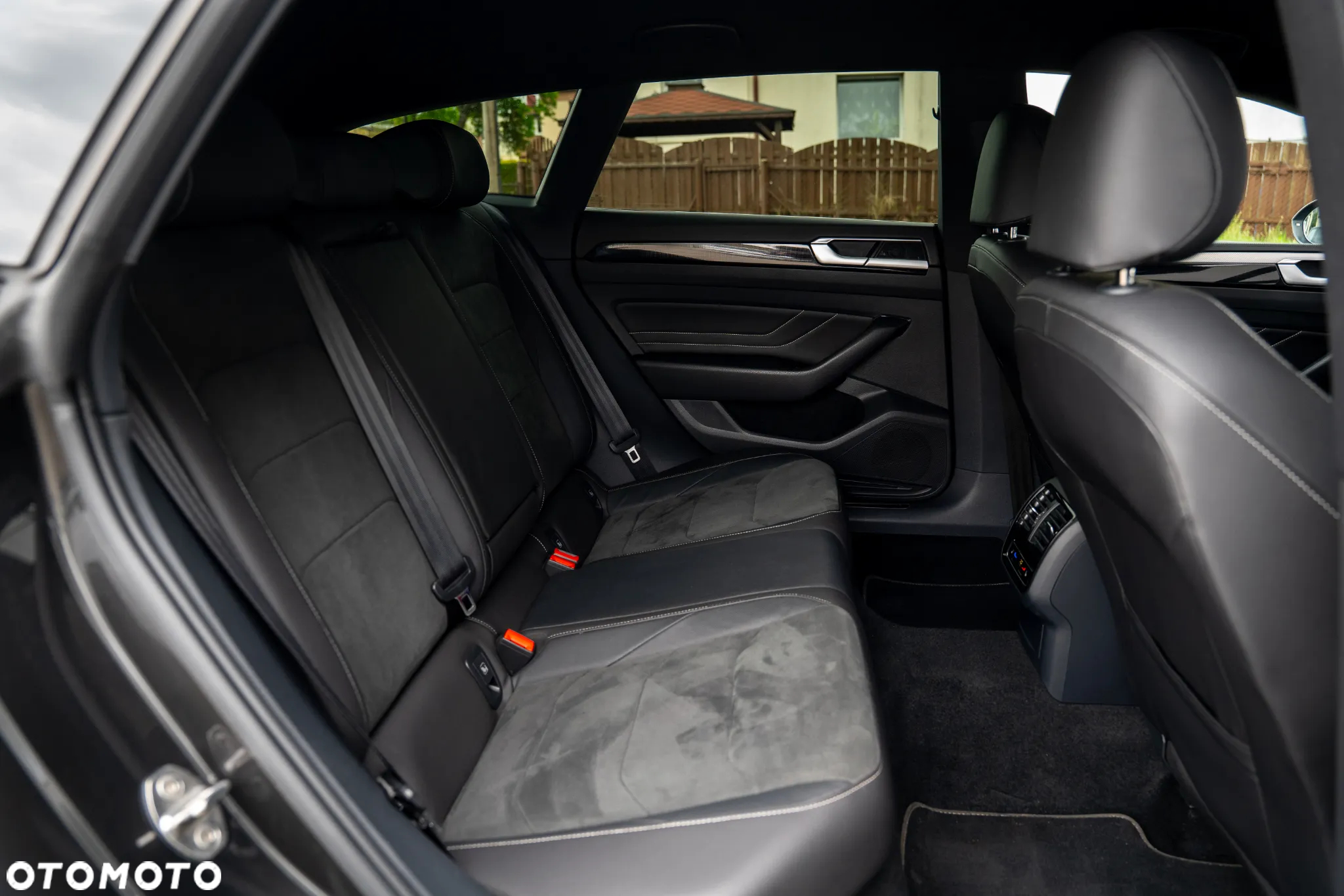 Volkswagen Arteon 2.0 TSI R-Line DSG - 27