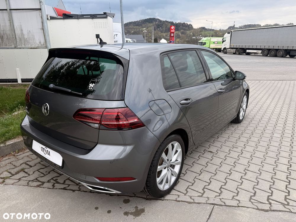 Volkswagen Golf - 6