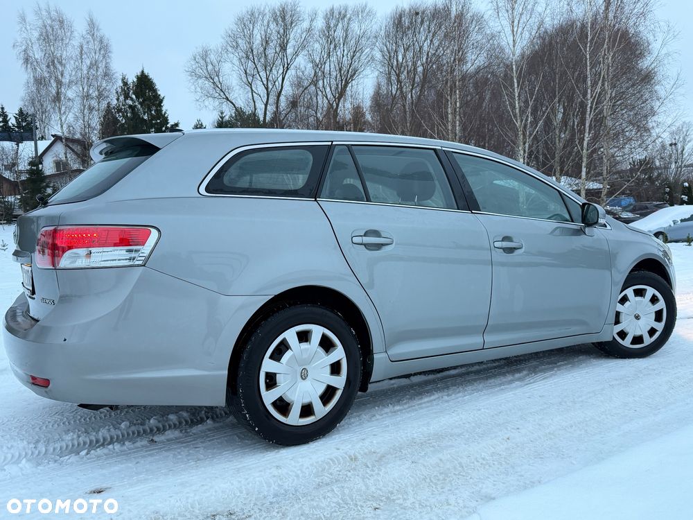 Toyota Avensis 1.8 Sol NAVI - 27