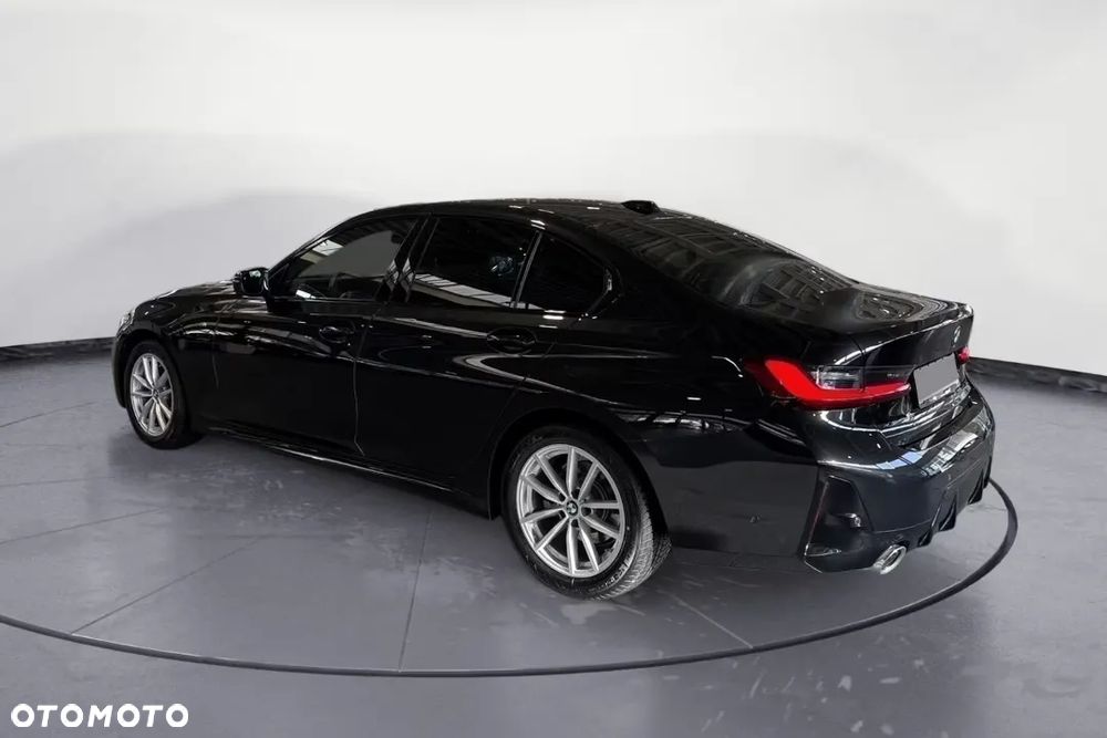 BMW Seria 3 320i - 5