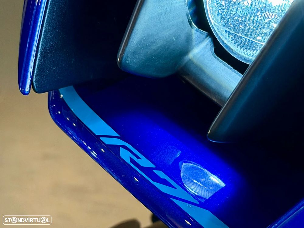 Yamaha YZF R7 - 30