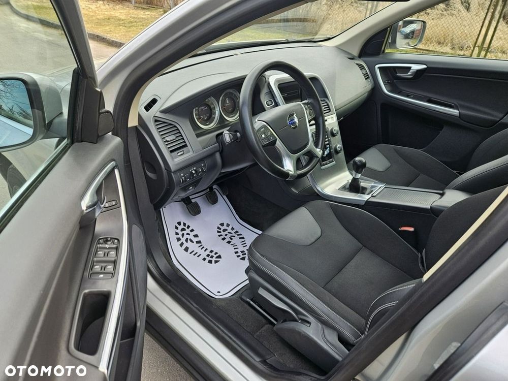 Volvo XC 60 D3 Momentum - 10
