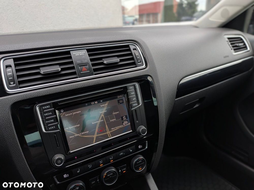 Volkswagen Jetta 1.4 TSI BMT Highline - 23