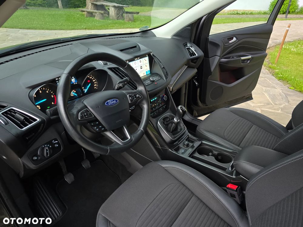 Ford Kuga 2.0 TDCi 2x4 Titanium - 26