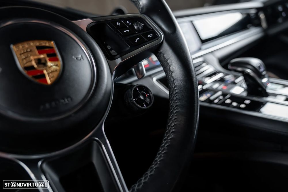 Porsche Panamera Sport Turismo - 16