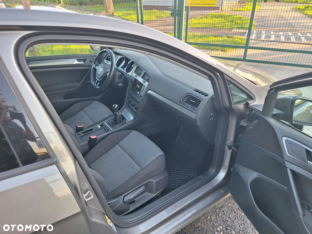 Volkswagen Golf - 14