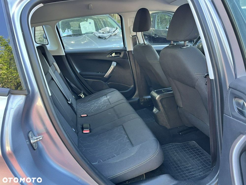 Peugeot 2008 - 23