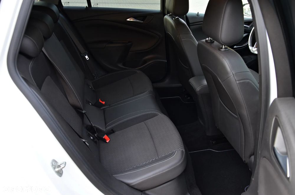 Opel Astra 1.6 D (CDTI) Automatik Dynamic - 33