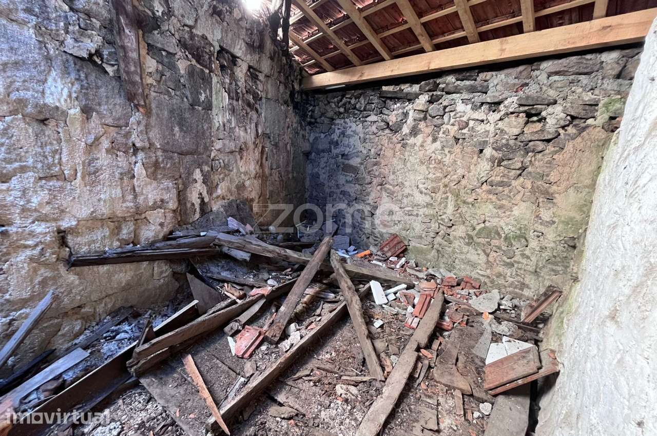 Casa em ruína com 4 divisões - Grande imagem: 4/5
