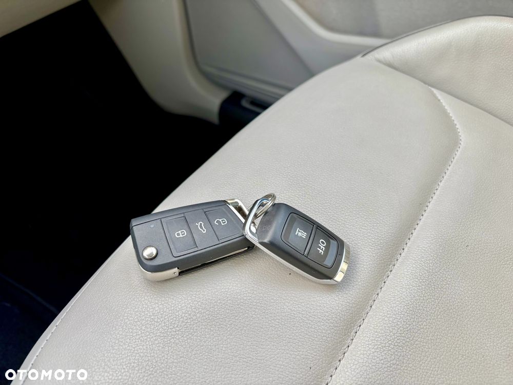 Volkswagen Tiguan Allspace 2.0 TDI 4Mot R-Line DSG - 40