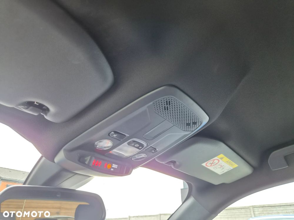 Peugeot 2008 PureTech 130 EAT8 Allure Pack - 24