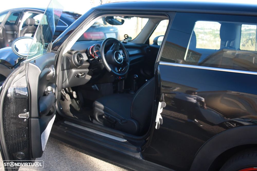 MINI 3 Portas One D - 9