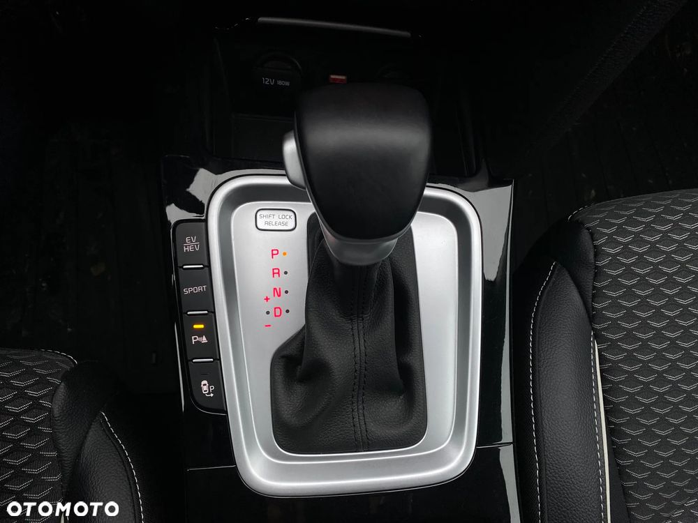 Kia XCeed 1.6 GDI PHEV Business Line DCT - 24