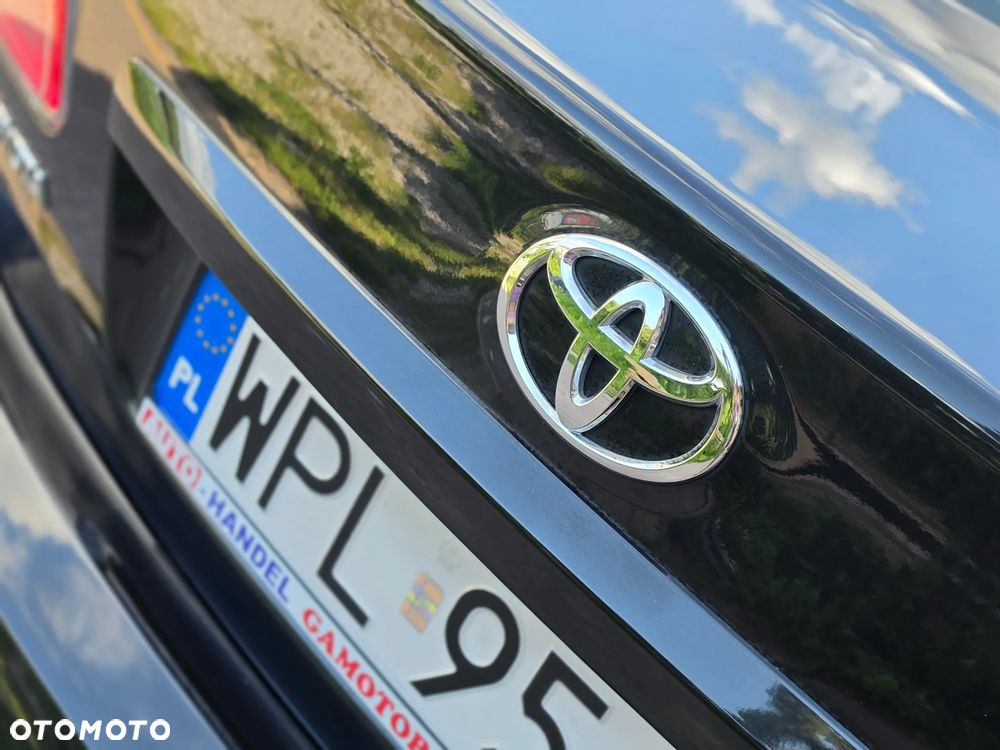 Toyota Avensis - 11
