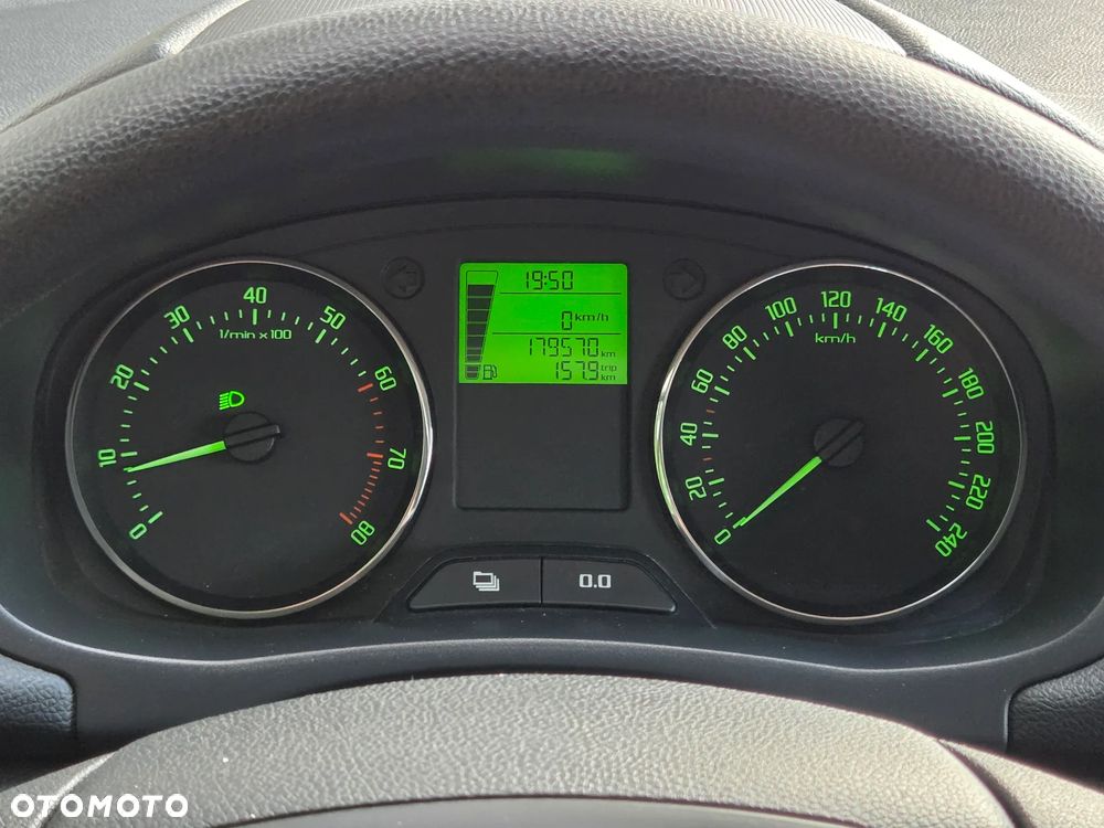 Skoda Fabia 1.2 HTP Elegance - 24