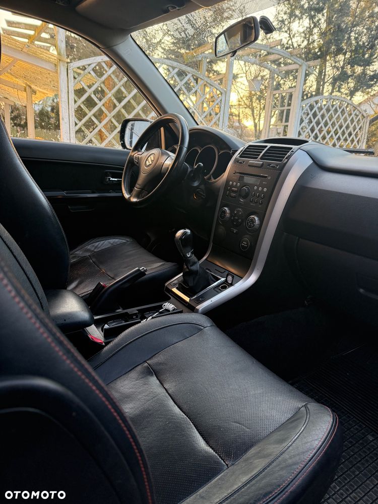Suzuki Grand Vitara 1.6 Black&White - 8