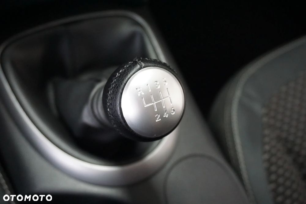 Nissan Qashqai 2.0 dCi DPF tekna - 34