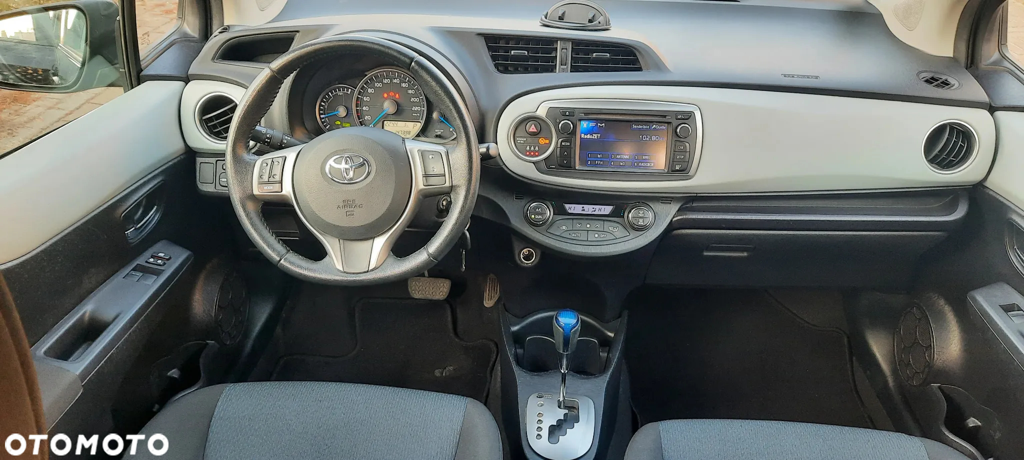Toyota Yaris Hybrid 100 Dynamic - 9