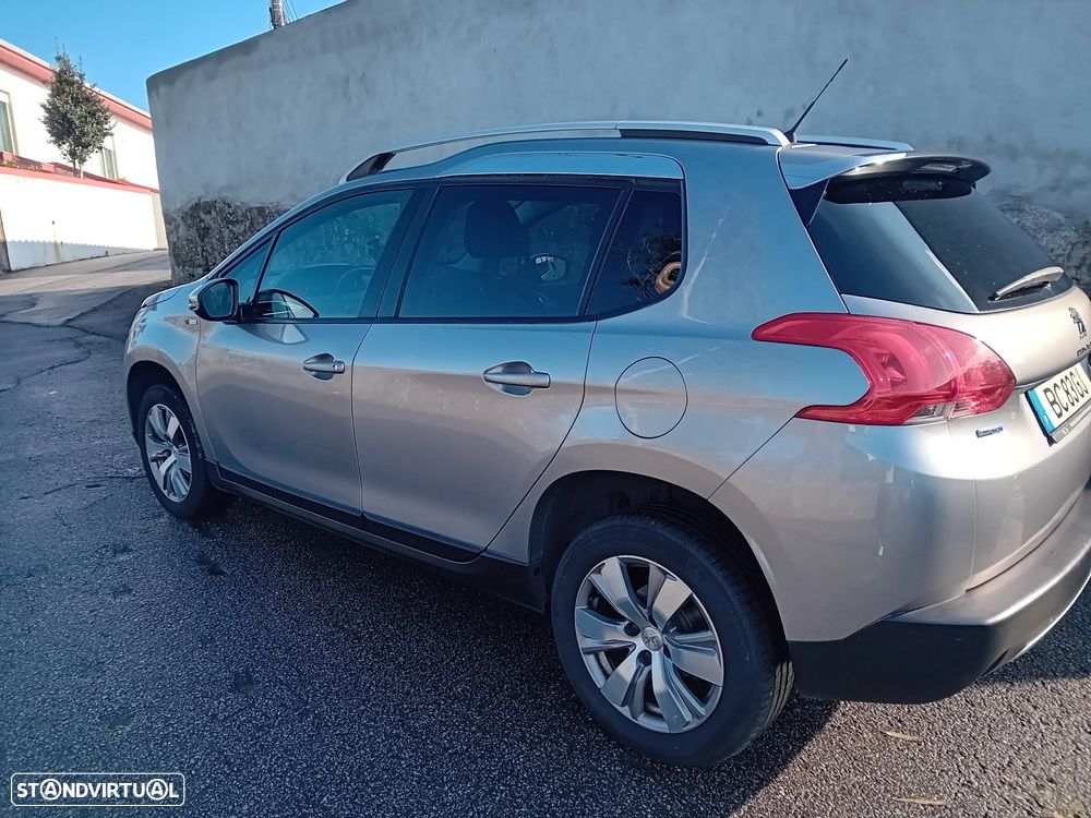 Peugeot 2008 1.6 BlueHDi Style - 3