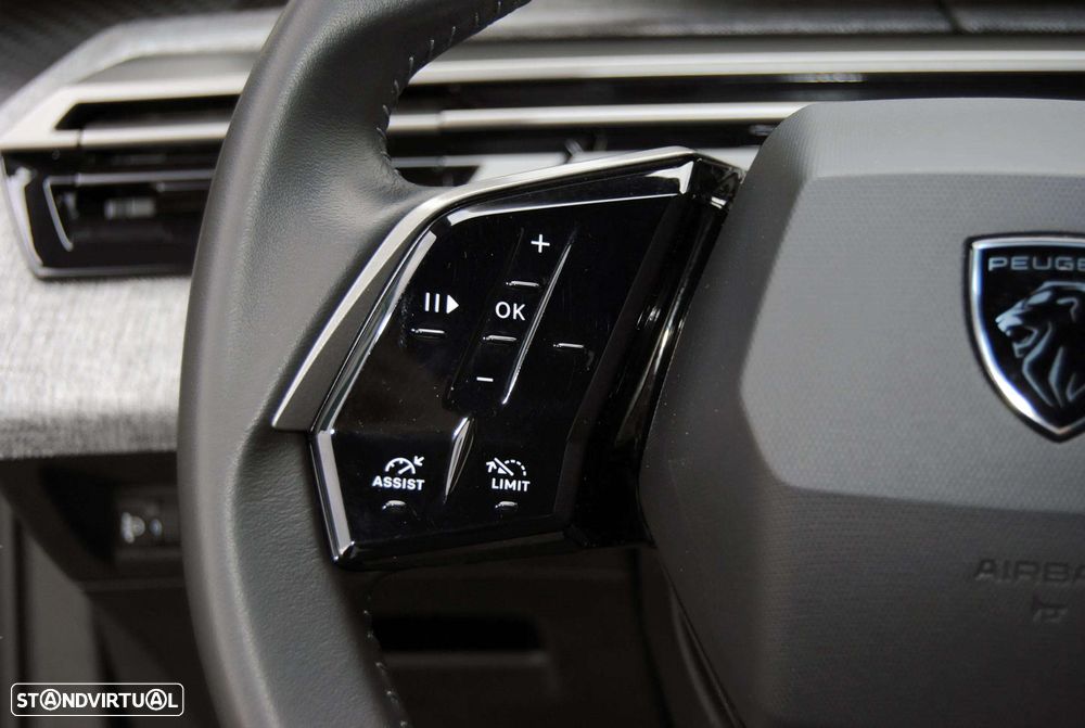 Peugeot 5008 1.2 Hybrid Allure e-DCS6 - 31