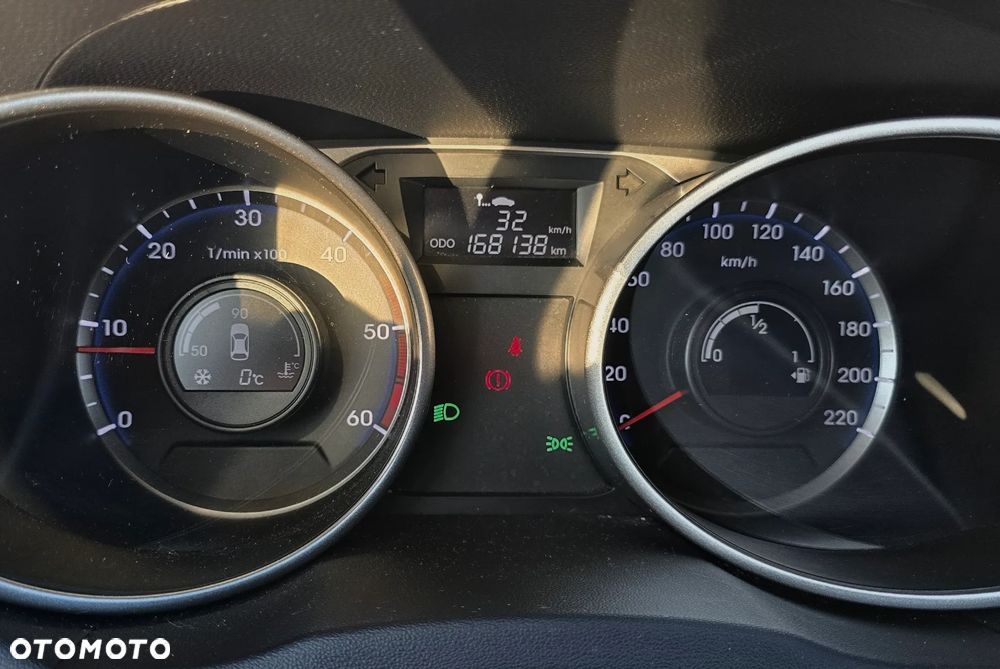 Hyundai ix35 2.0 CRDi 4WD Fifa World Cup Silver Edition - 16