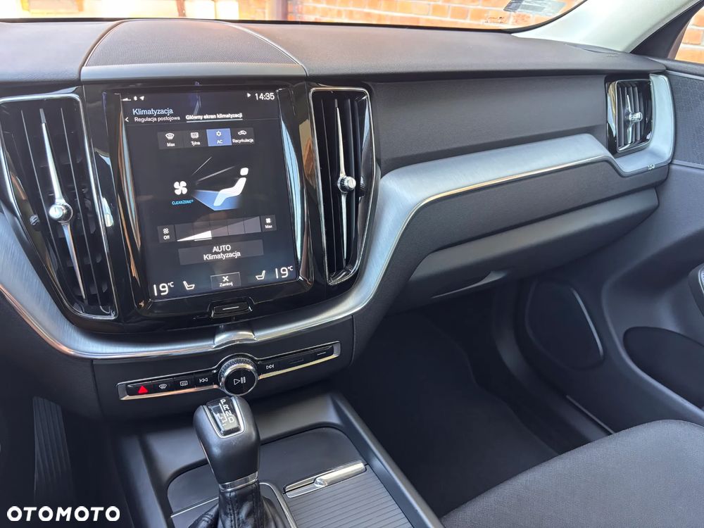Volvo XC 60 D4 AWD Momentum - 8