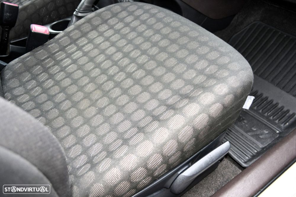 Toyota iQ 1.0 VVT-i Essential+AC - 53