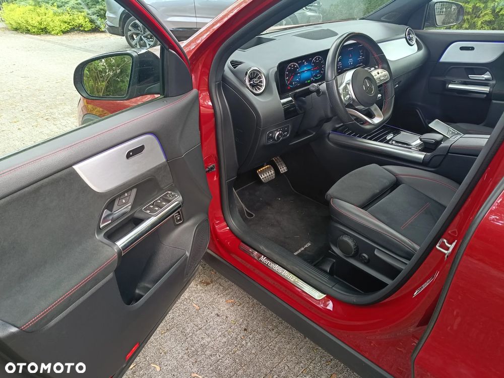 Mercedes-Benz GLA - 10
