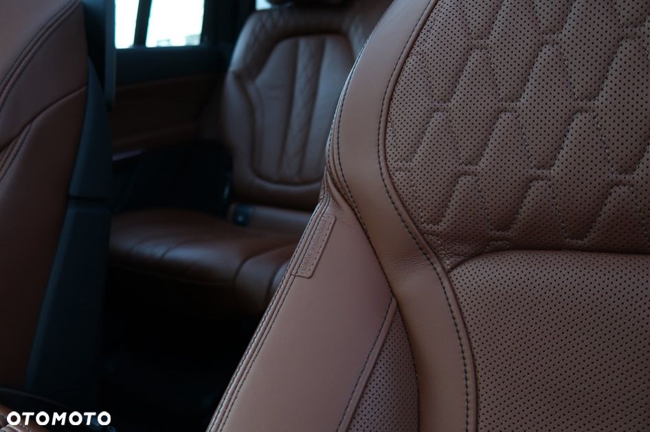 BMW X7 M50d sport - 38