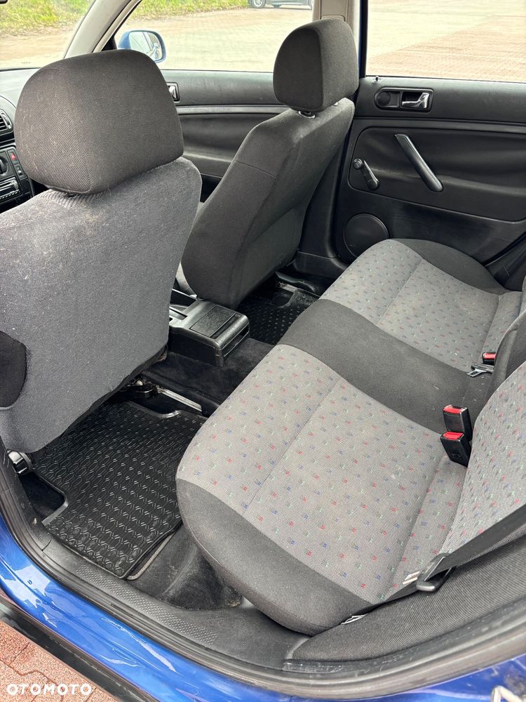 Volkswagen Passat - 22