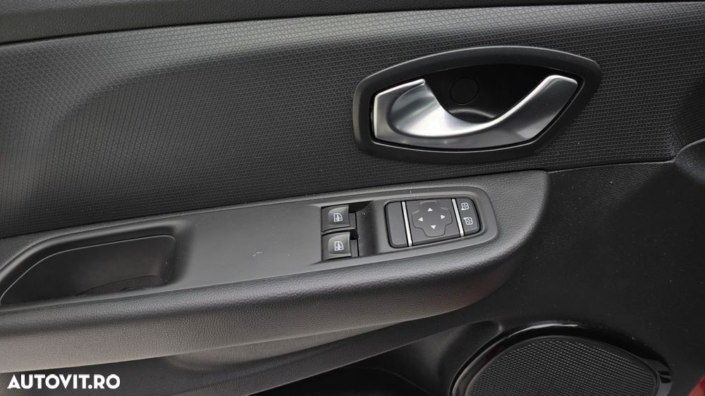 Renault Clio - 11