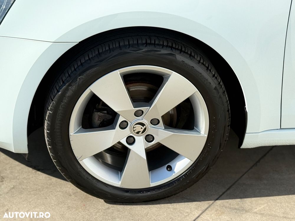 Skoda Octavia 1.6 TDI DSG Style - 22