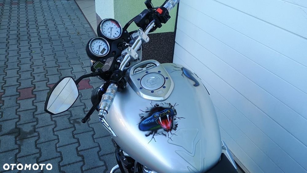 Honda X4 - 22