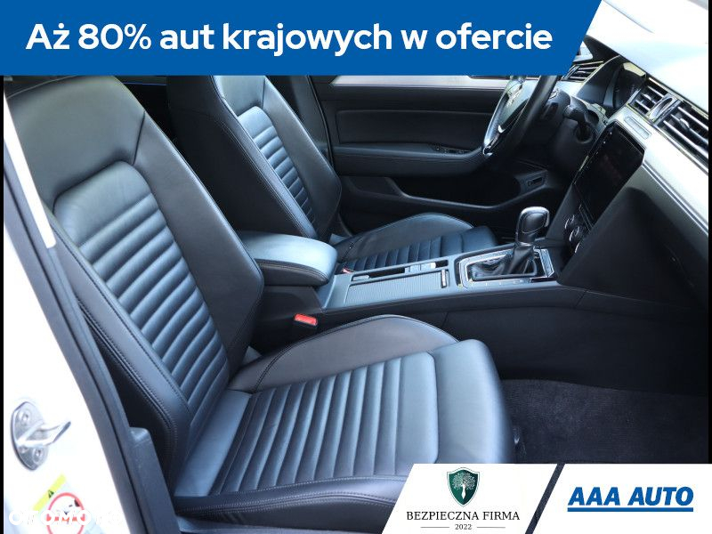 Volkswagen Passat - 10