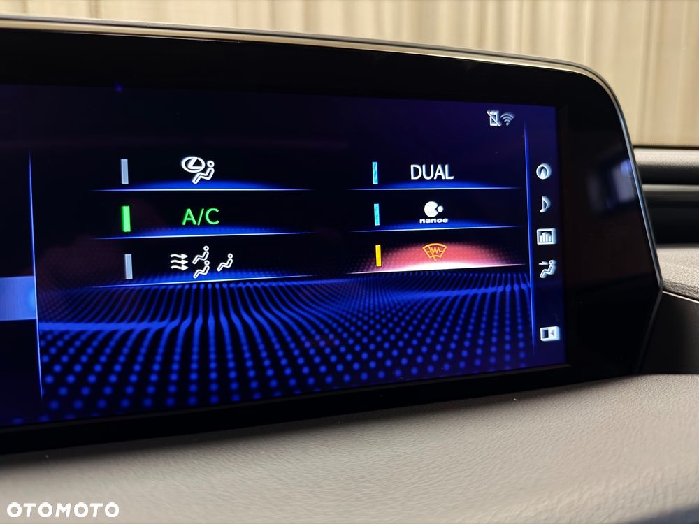 Lexus ES 300h Business Edition + - 15