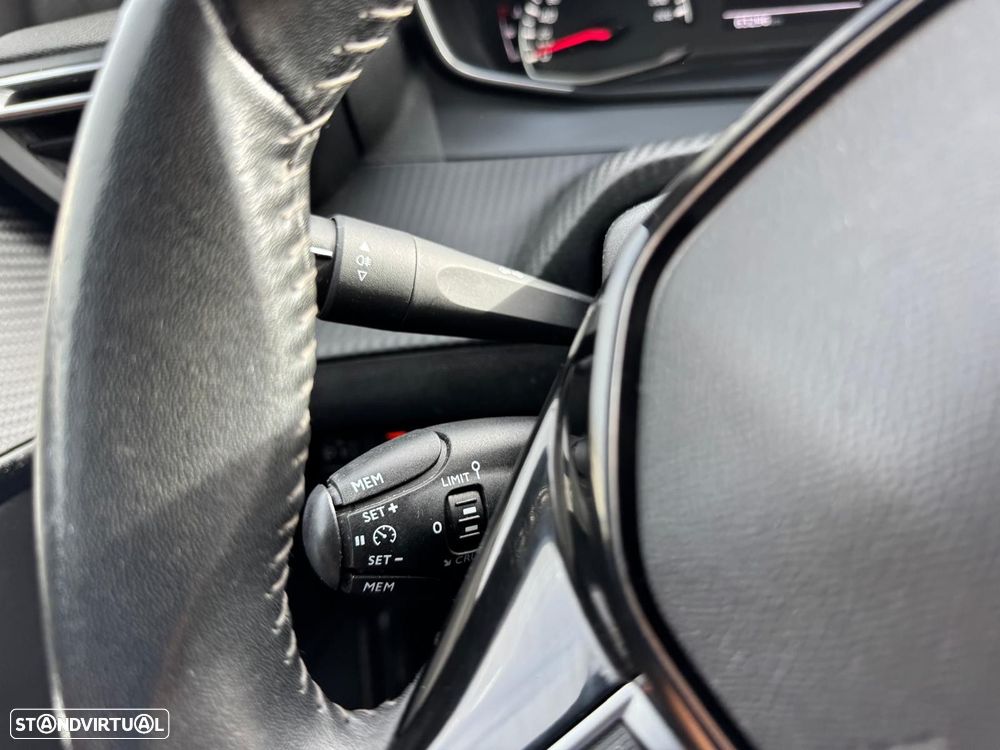 Peugeot 208 1.2 PureTech Active Pack - 25