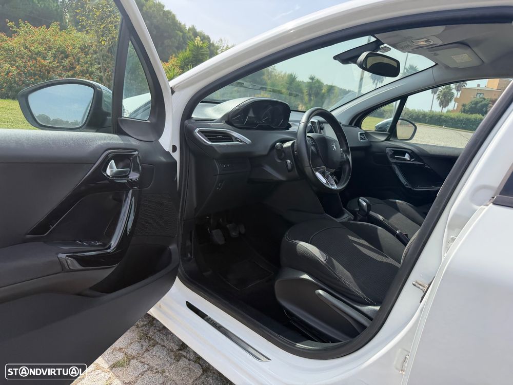 Peugeot 208 1.6 BlueHDi Style - 9
