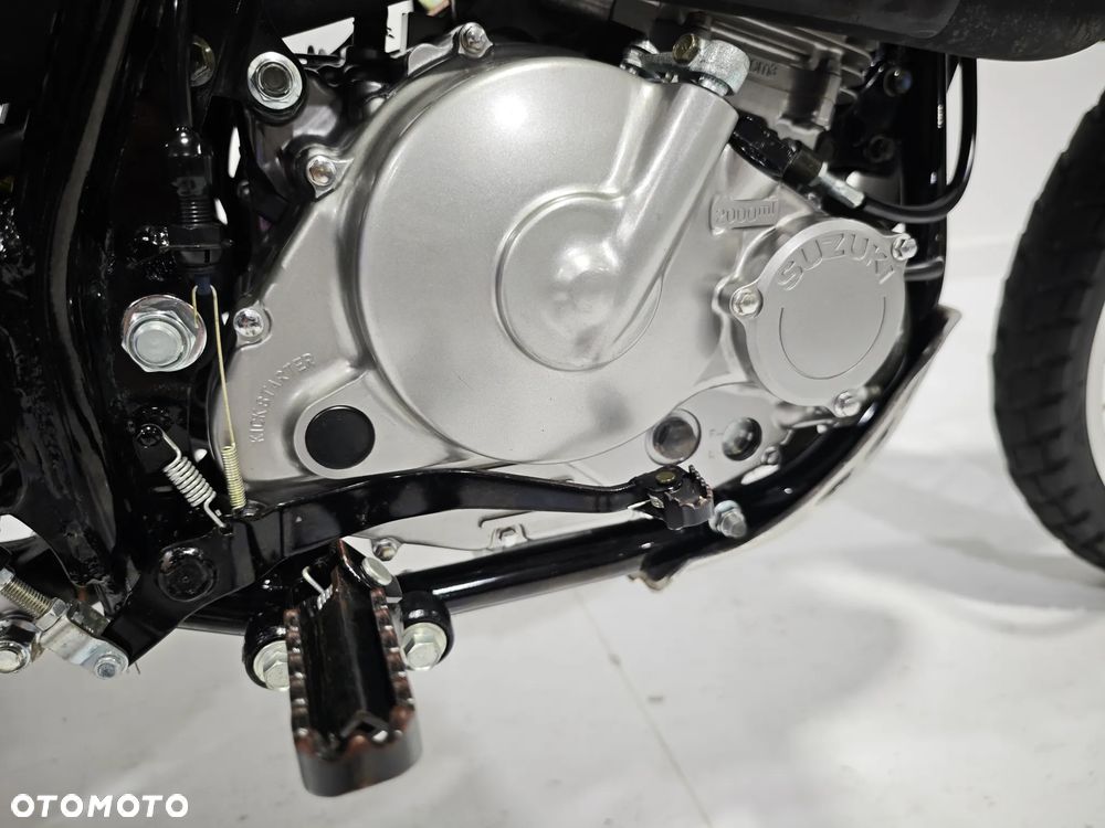 Suzuki DR - 9