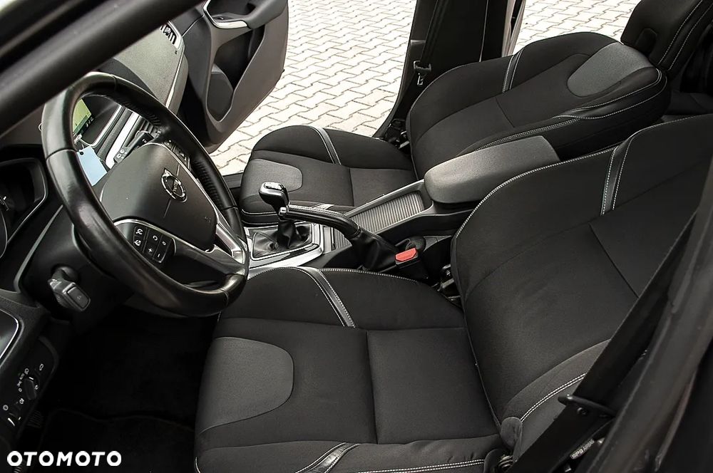 Volvo V40 D2 Drive-E Momentum - 38