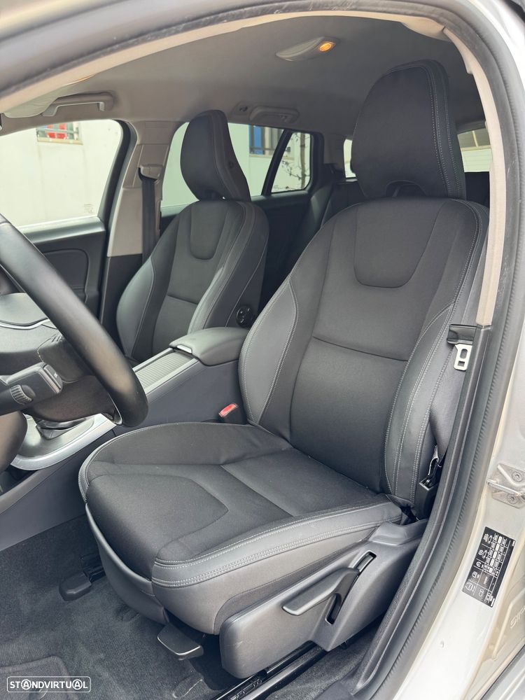 Volvo V60 1.6 D2 Momentum Eco Powershift - 12