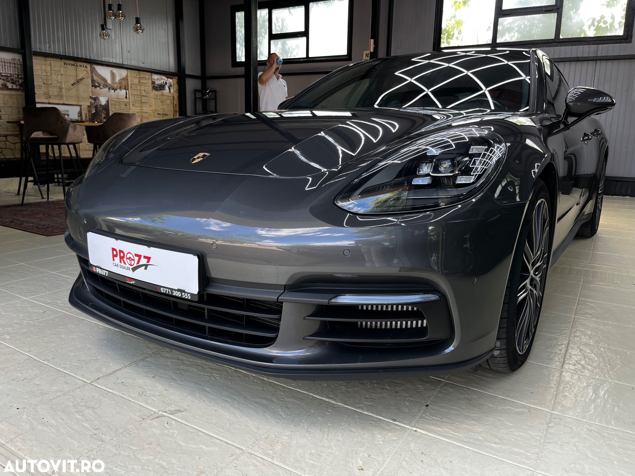 Porsche Panamera - 3
