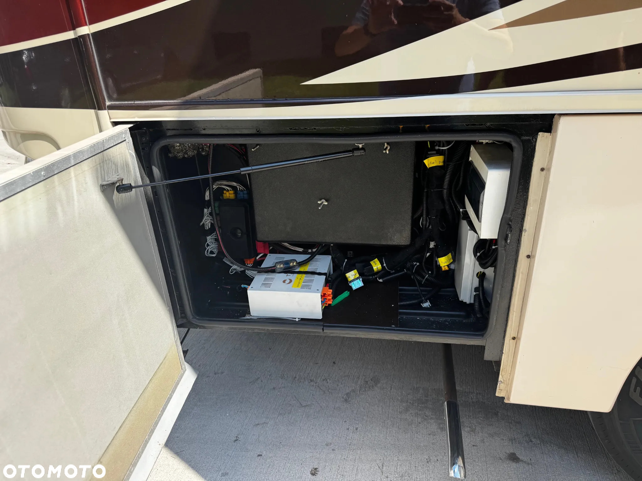 Inny Holiday Rambler Neptune 40 PBT - 12