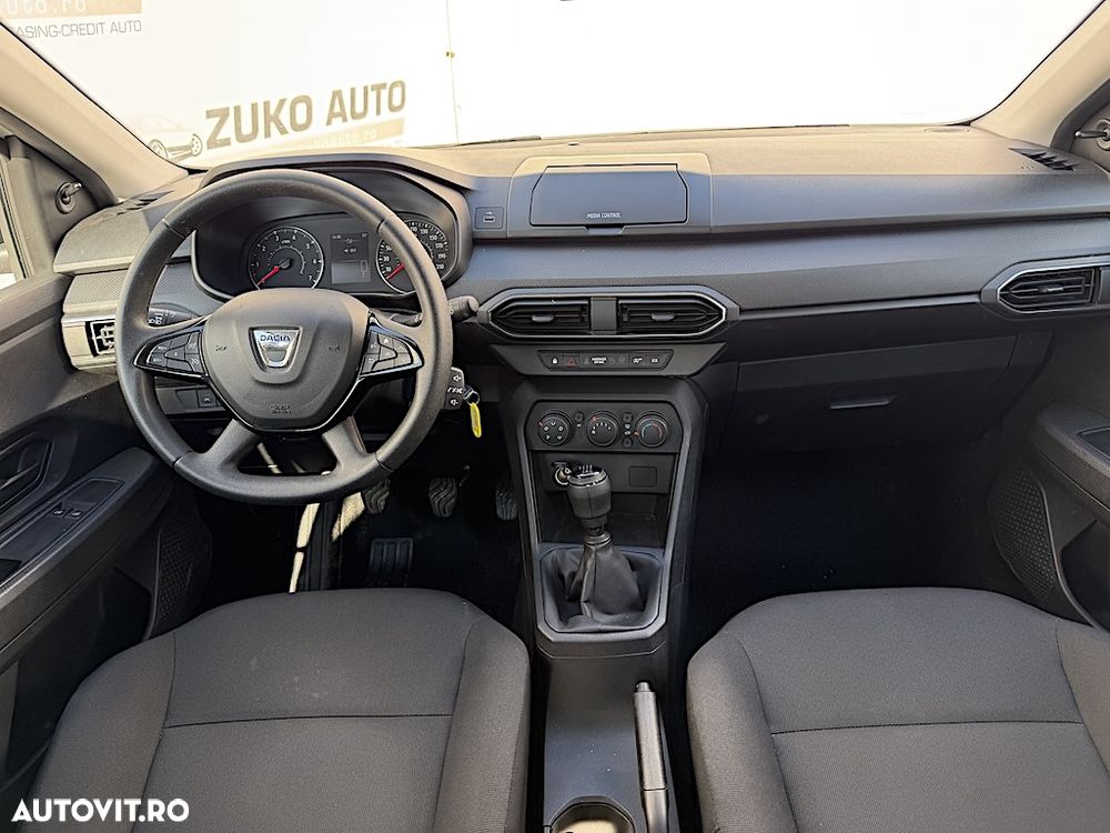 Dacia Logan TCe 90 Essential - 7