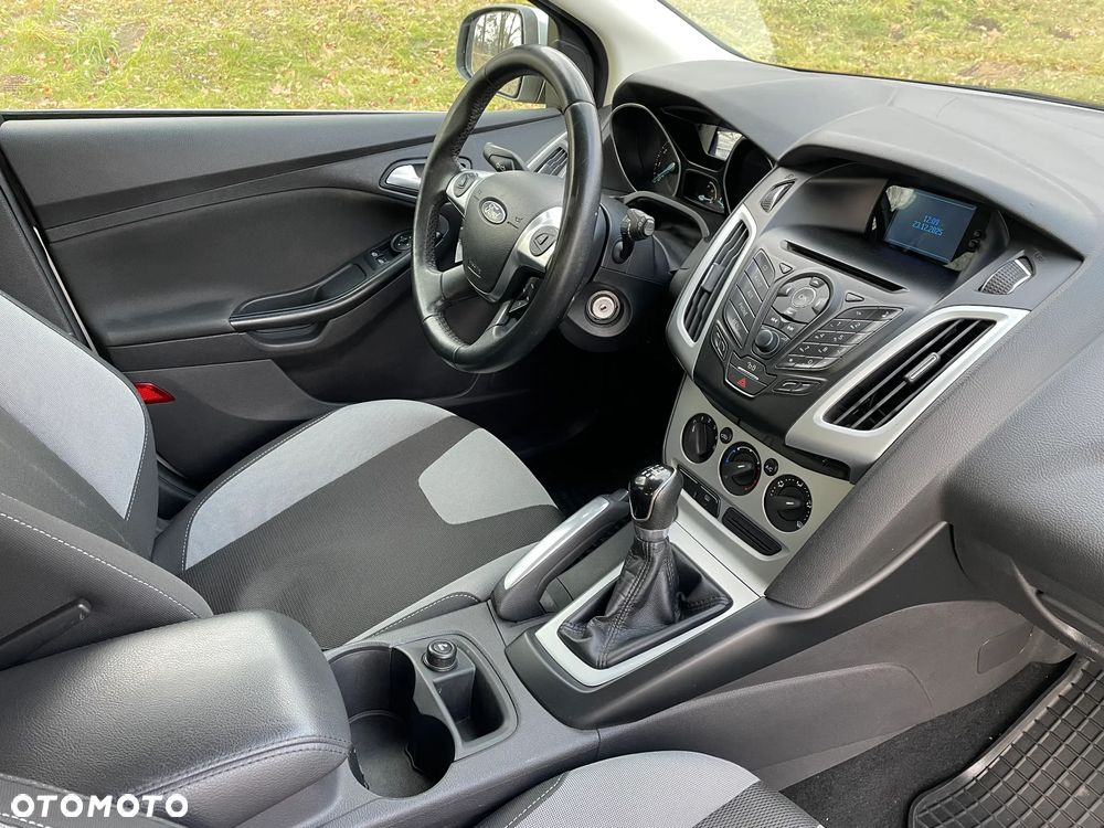 Ford Focus 1.6 Trend - 10
