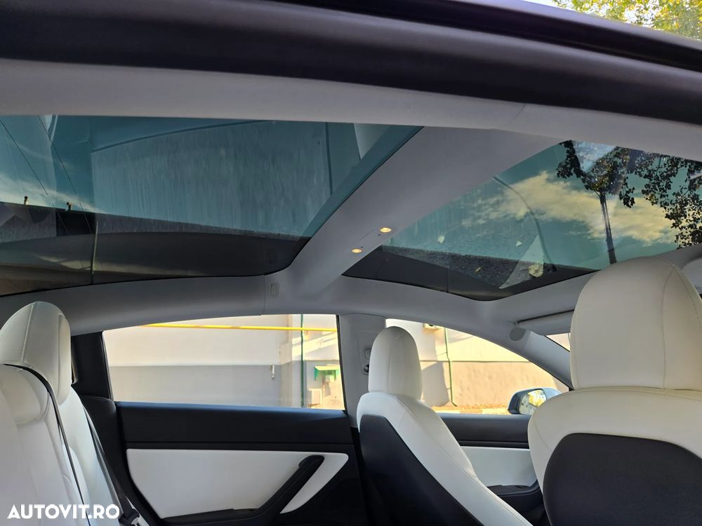 Tesla Model 3 Long Range - 9