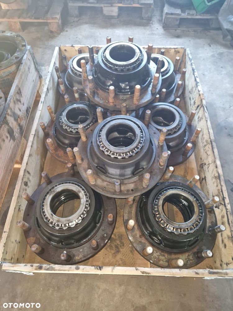 Piasta Koła Iveco Trakker Eurotrakker Tylna Tył Zwolnicowa 6x4 8x4 8x8 6x6