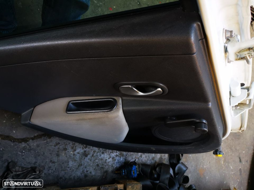 RENAULT CLIO 3/III SW PORTA TRAS ESQ PT318 - 4