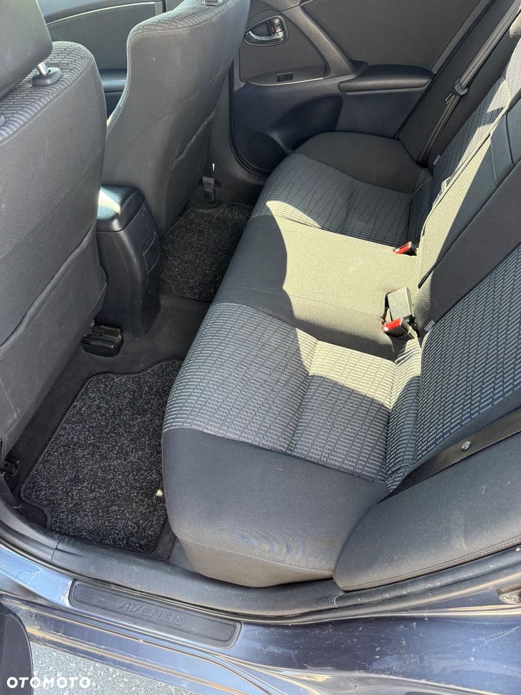 Toyota Avensis 2.0 D-4D Luna - 11