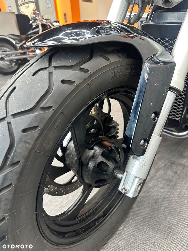 Suzuki Intruder - 21